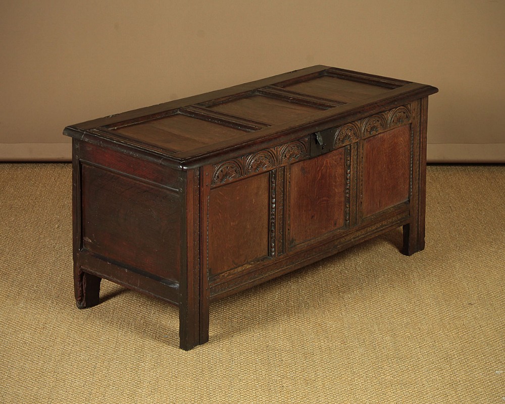 Early 18th.c. Oak Coffer c.1700.