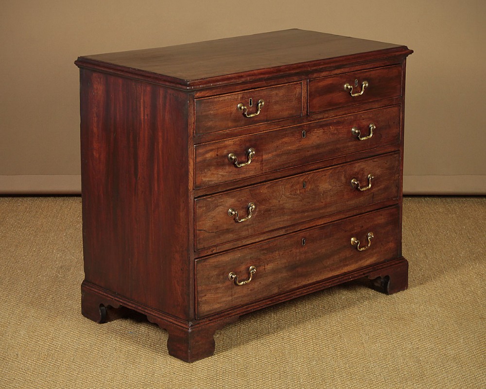 Small Georgian Mahogany Chest of Drawers c.1800.