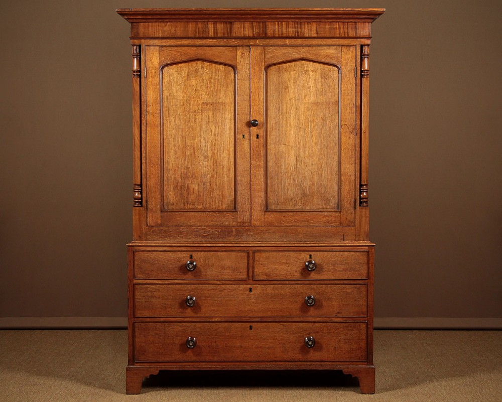 Welsh Oak Cloak Cupboard c.1820.