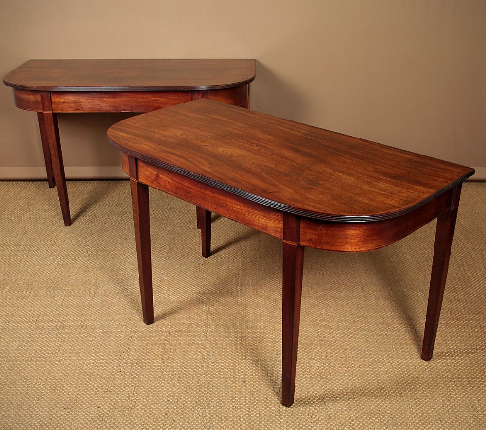 Pair of Georgian Mahogany Side Tables c.1800.