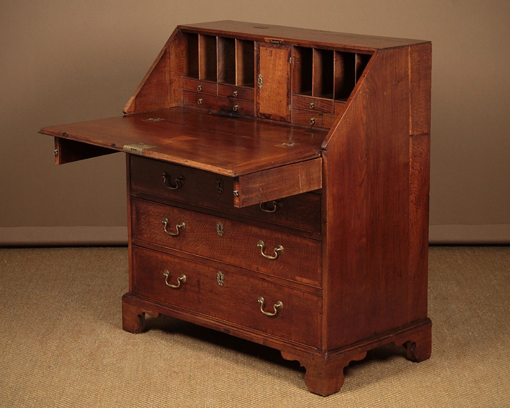 Small Georgian Oak Bureau c.1790.