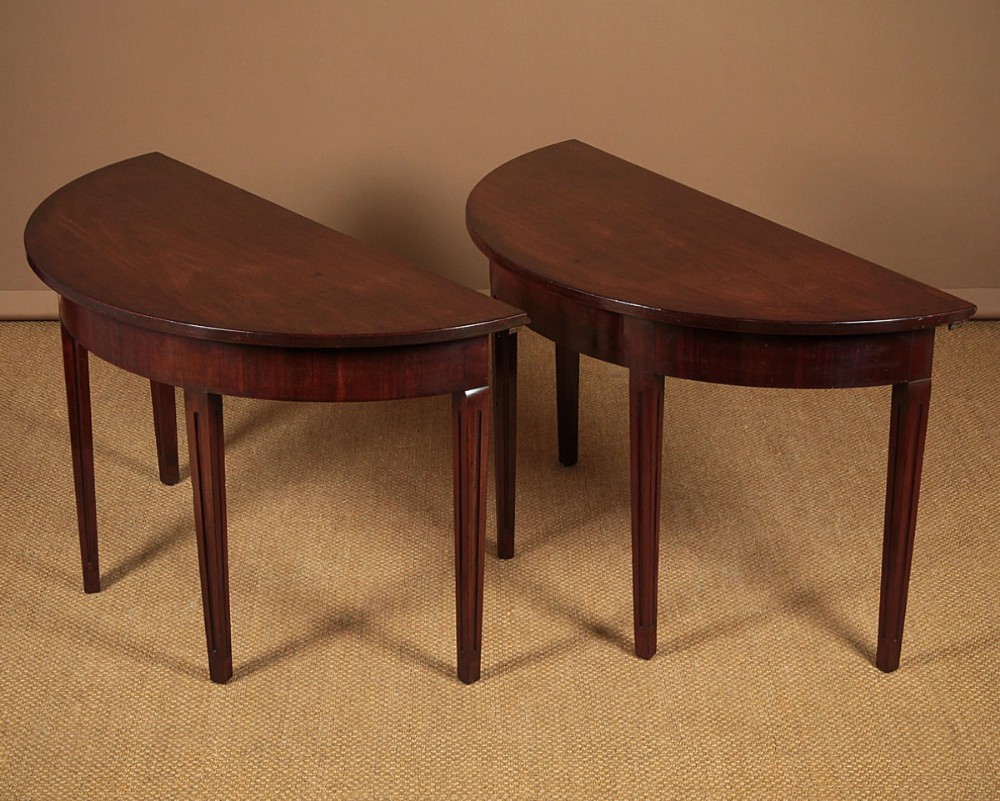 Pair of Georgian Mahogany Side Tables c.1810.