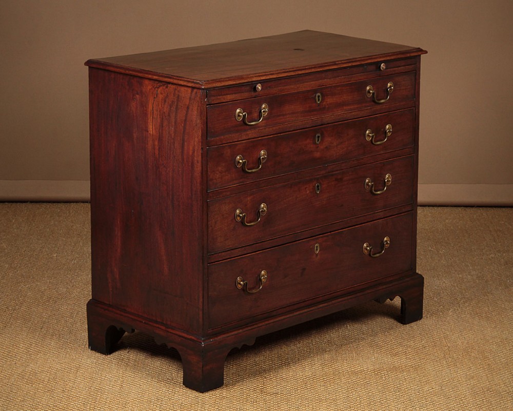 Small Georgian Mahogany Chest of Drawers c.1800.