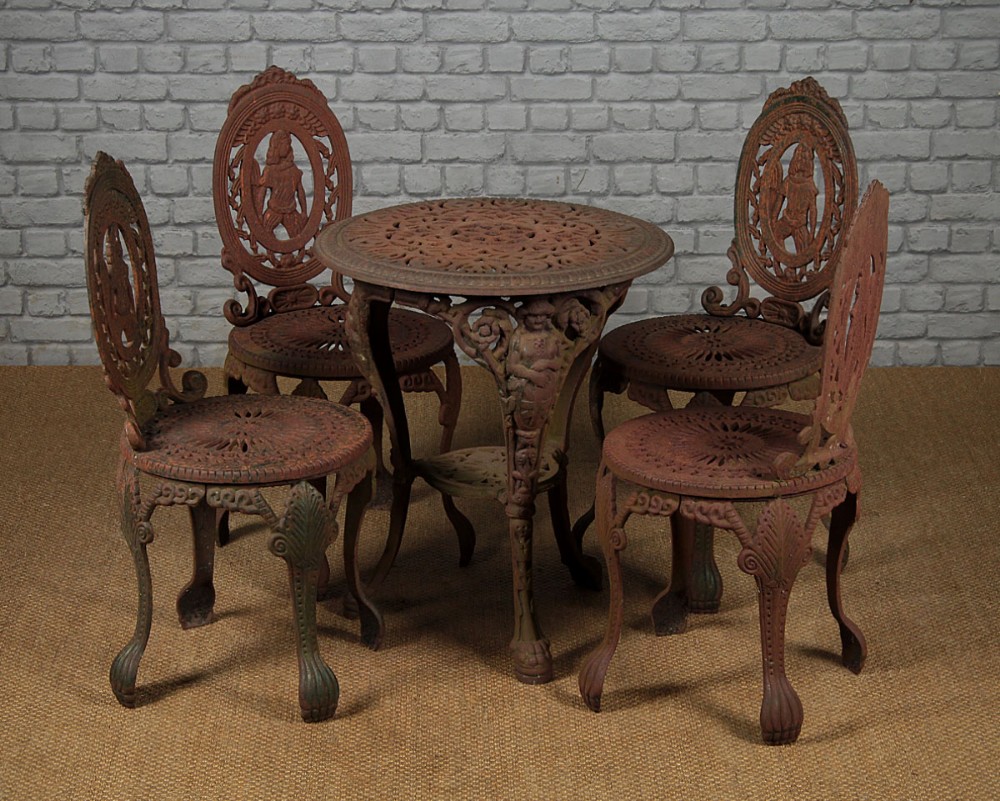 Cast Iron Garden Table & Chairs.