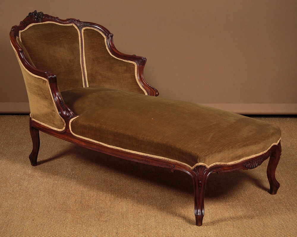 Carved Walnut Chaise Longue c.1890.