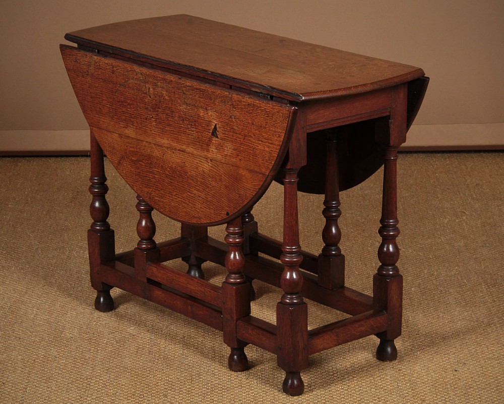 Small Georgian Oak Gate Leg Supper Table c.1800.