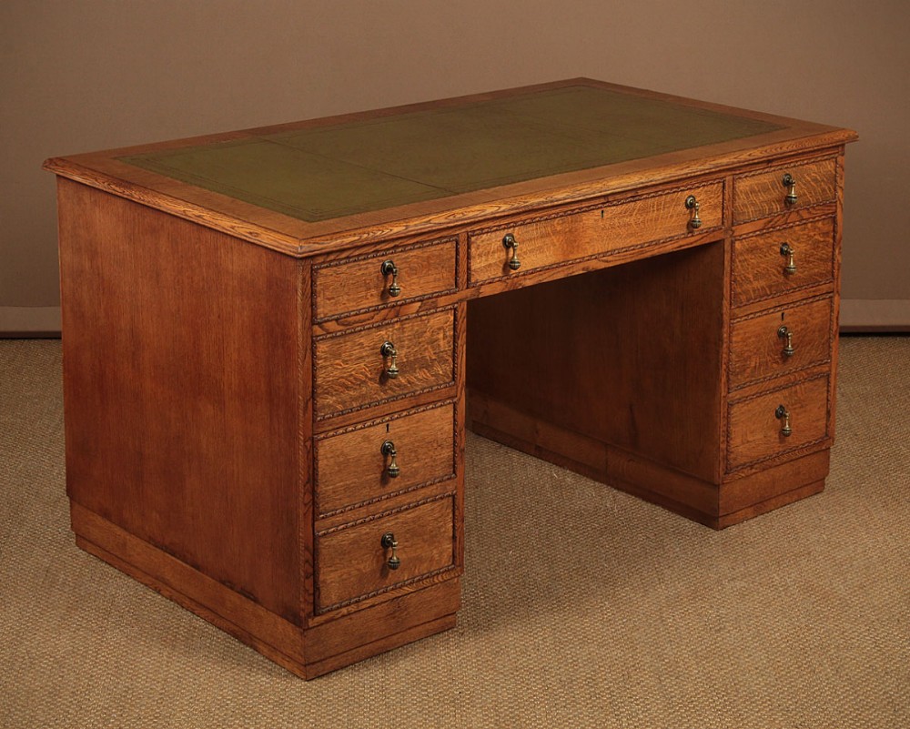 Oak Kneehole Desk c.1930.