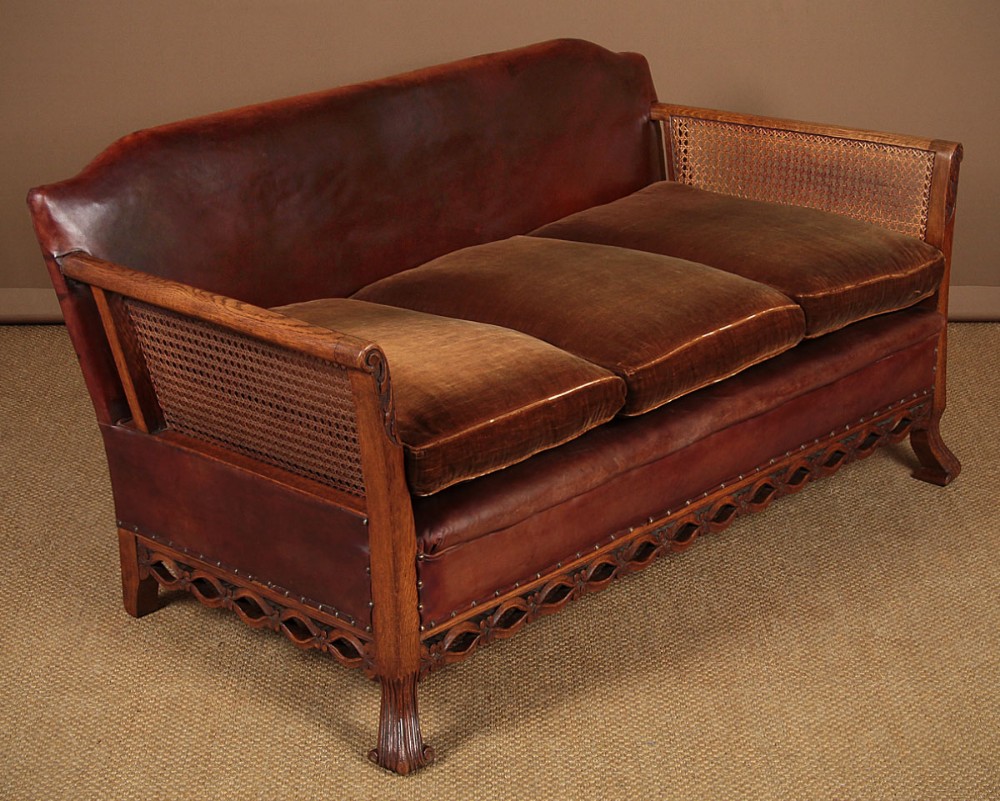 Low Back Oak & Leather Couch c.1925.