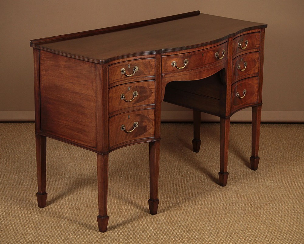 Serpentine Front Mahogany Sideboard c.1920