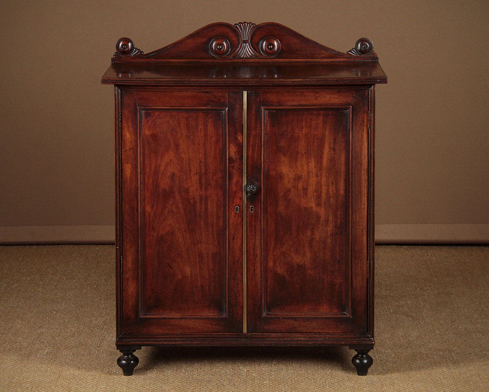 Small Georgian Mahogany Chiffonier c.1800