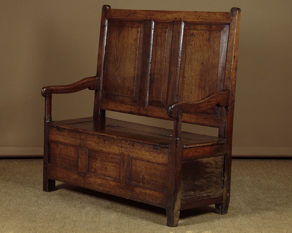 Small Welsh Oak Box Settle c.1780