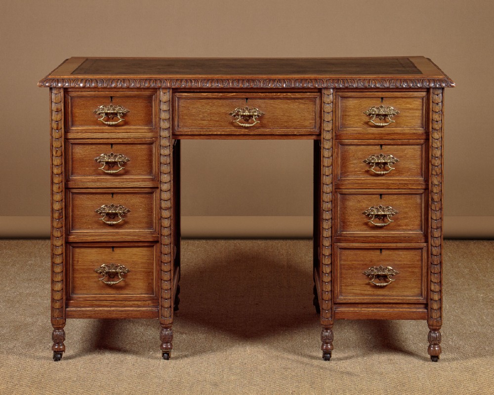 Oak Kneehole Desk c.1890