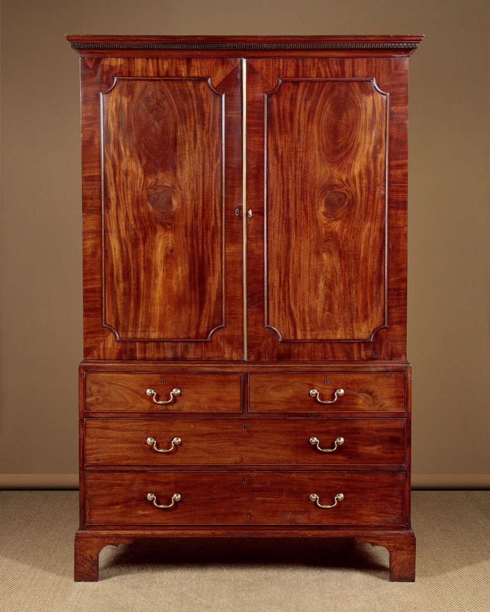 Georgian Mahogany Linen Press c.1800