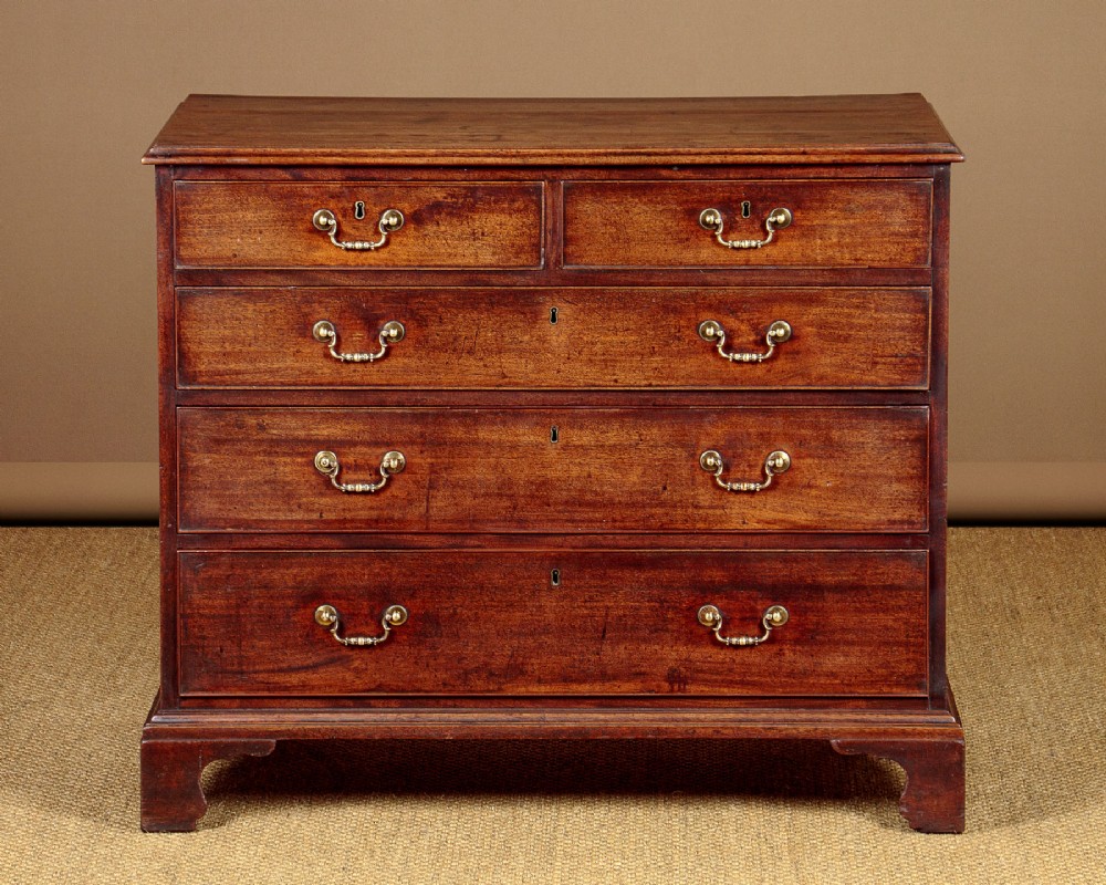 Georgian Small Mahogany Bachelor's Chest of Drawers c.1790