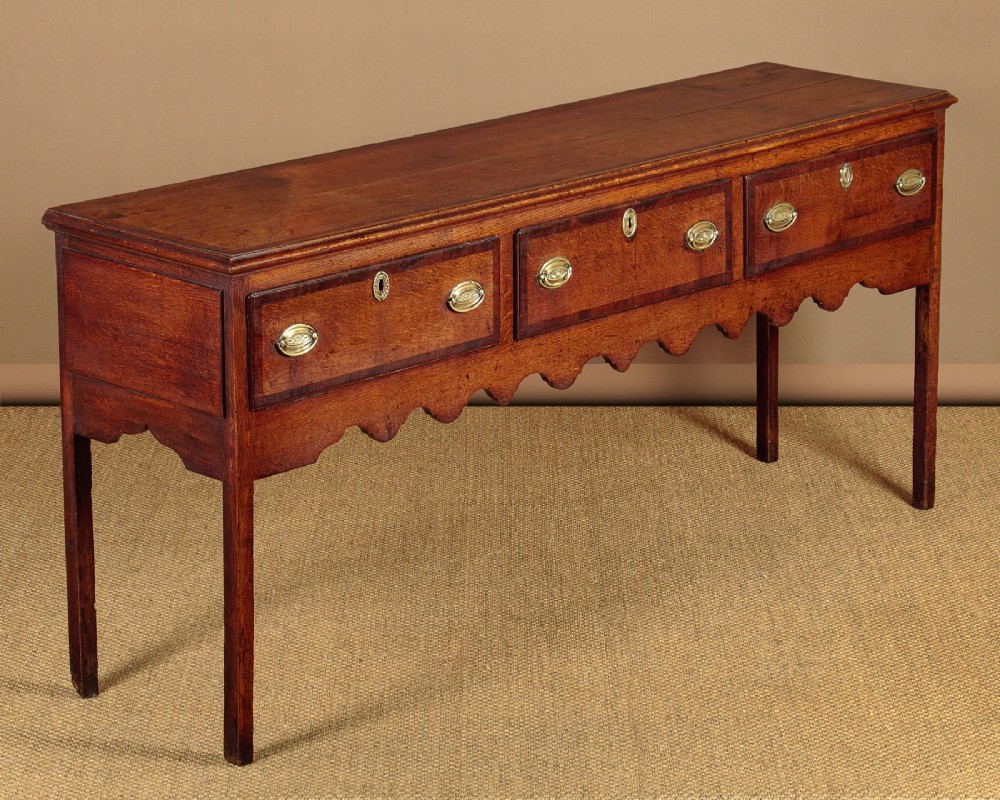 Oak & Mahogany Crossbanded Dresser Base c.1800