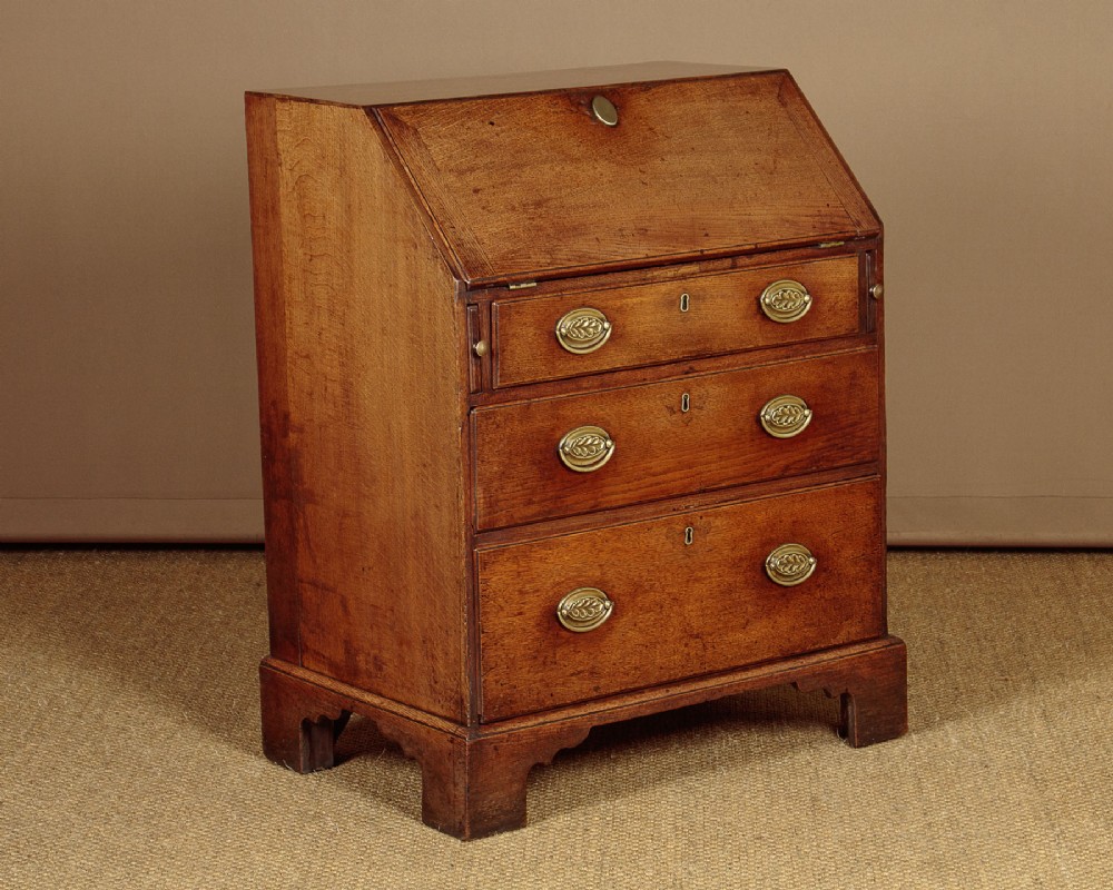 Small Georgian Oak Bureau c.1810
