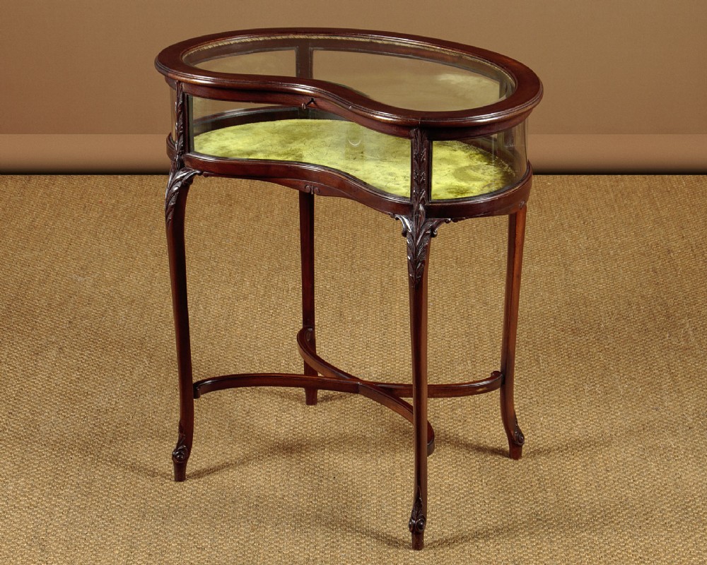 Kidney Shape Bijouterie Display Table c.1920