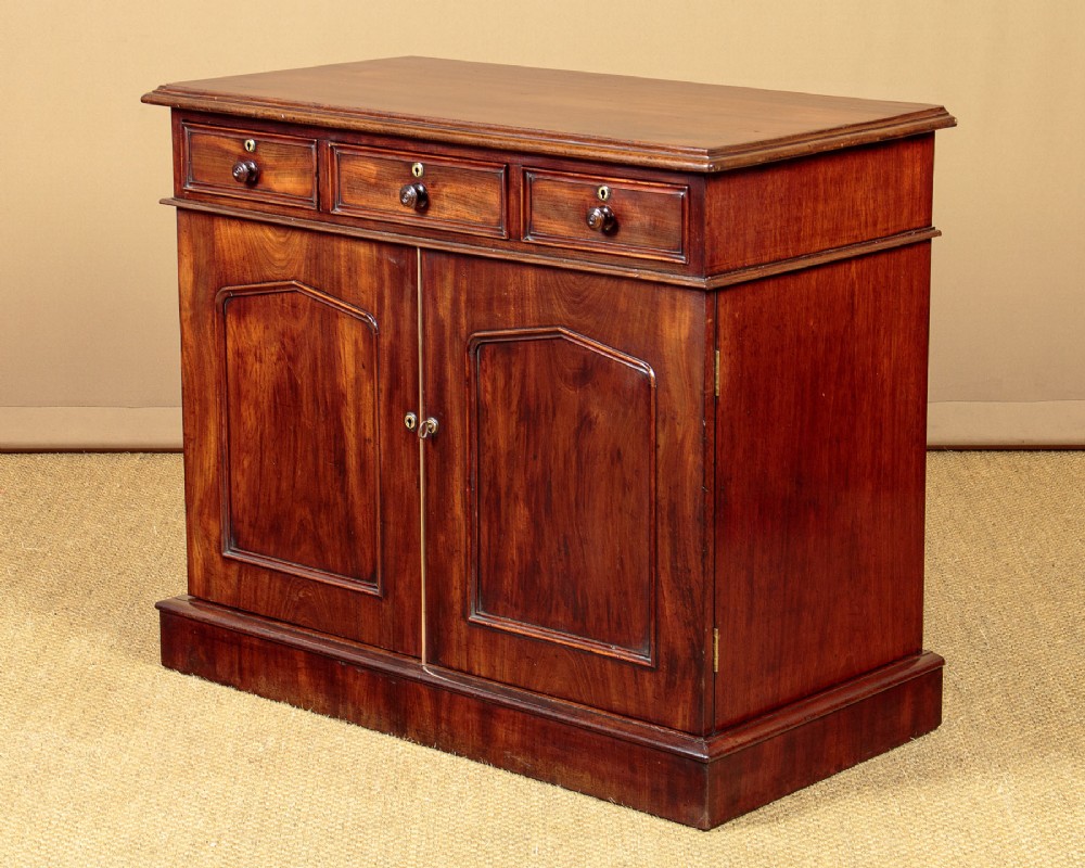 Small Mahogany Side Cabinet c.1820