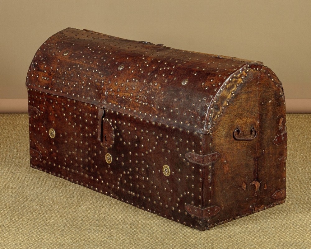 Mid 17th Century Spanish Leather 'Arcón' Chest