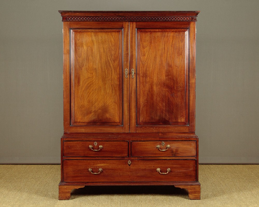 Mahogany Linen Press by W.Williamson & Sons of Guildford c.1810