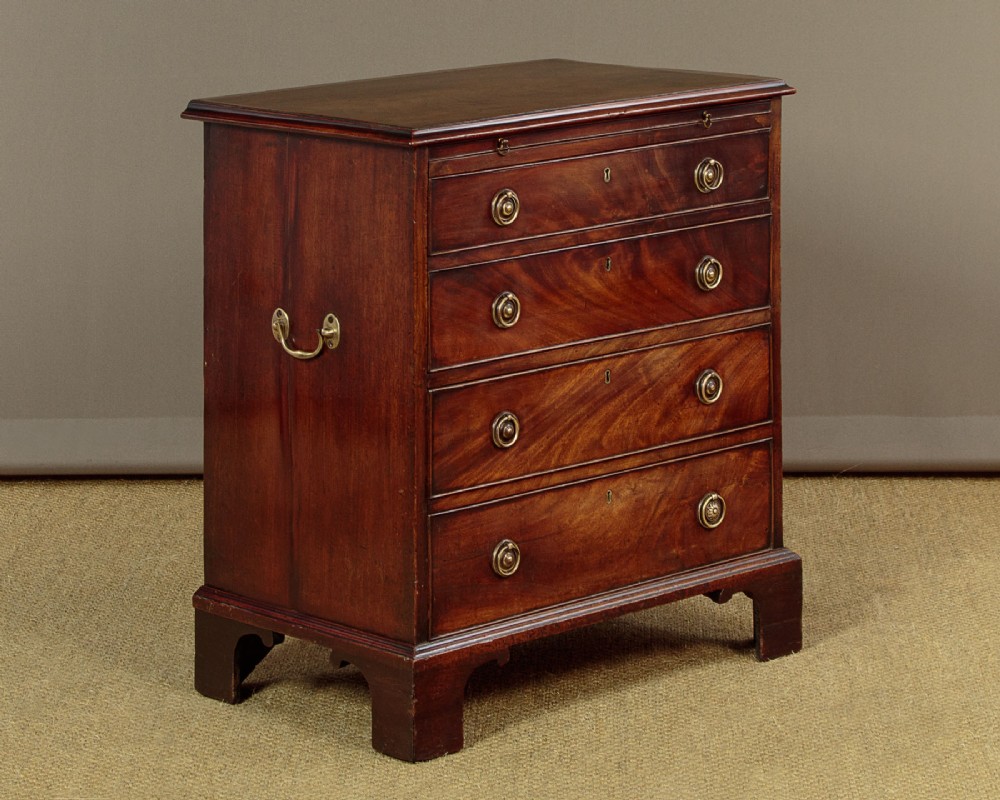 Small Mahogany Bachelor's Chest of Drawers c.1820