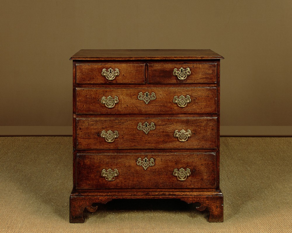 Small Oak Chest of Drawers c.1800