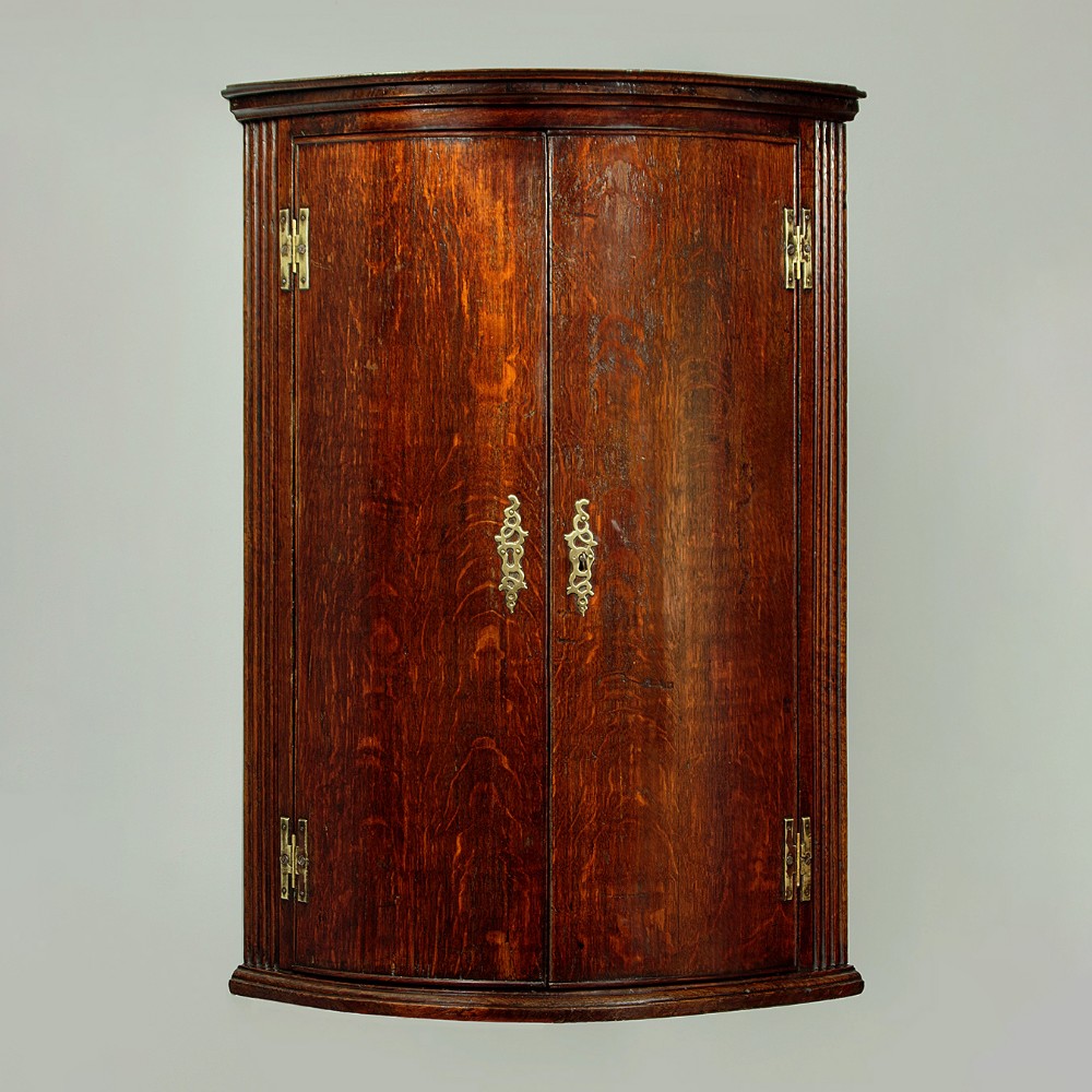 Small Georgian Oak Corner Cupboard c.1800
