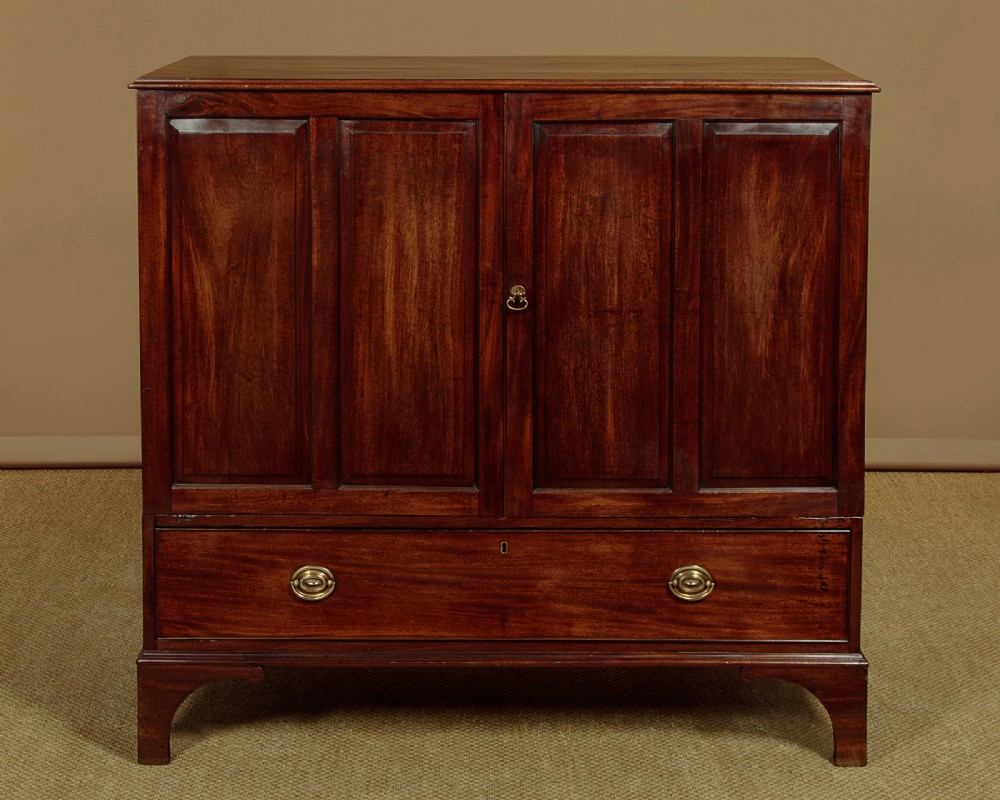 Georgian Mahogany Linen Press c.1790