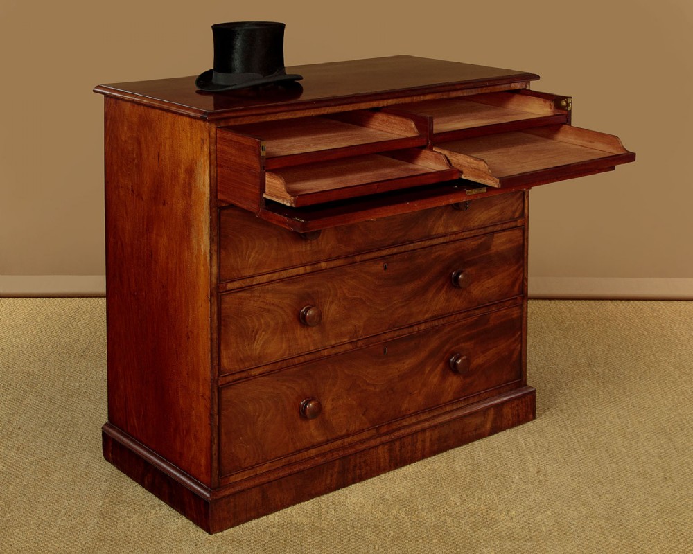 Large Mahogany Gentleman's Chest of Drawers c.1840 View II