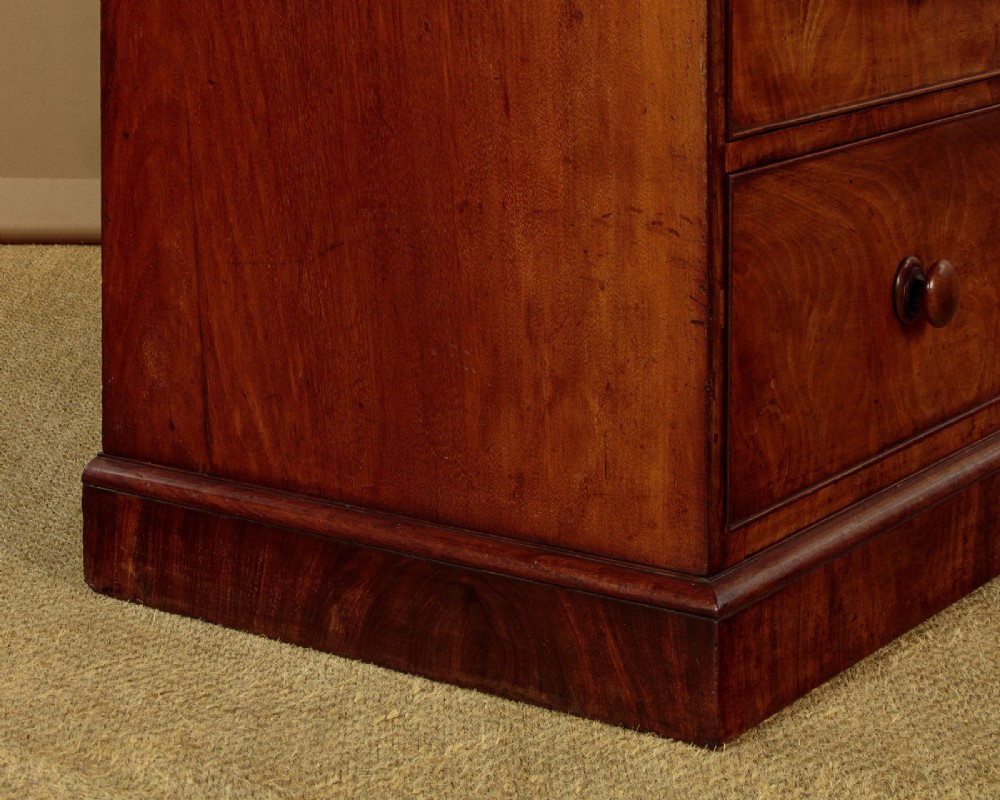 Large Mahogany Gentleman's Chest of Drawers c.1840 View XV
