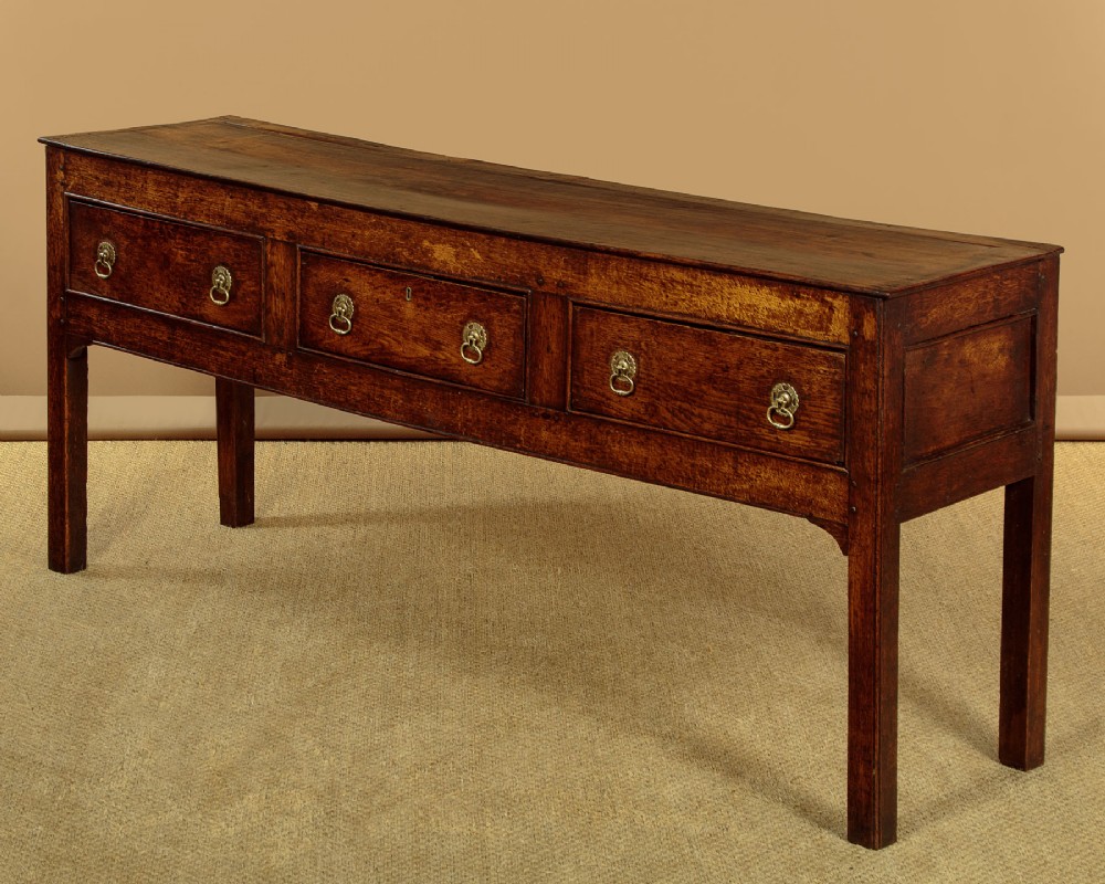 Small Oak Dresser Base c.1750 View IV