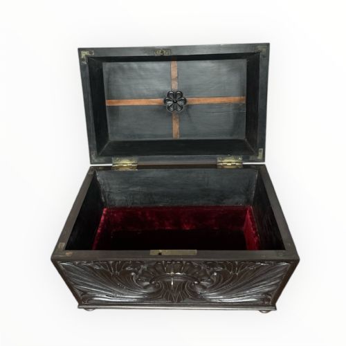 19TH CENTURY CEYLONESE EBONY CASKET BOX WITH FLORAL RELIEF DECORATION - ADDITIONAL PHOTO 8