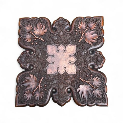 19THCENTURY INDIAN ROSEWOOD SIDE TABLE WITH LEAF MOTIFS - ADDITIONAL PHOTO 3