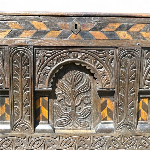 ELIZABETHAN OAK COFFER WITH CARVING AND INLAY DETAILS - ADDITIONAL PHOTO 1