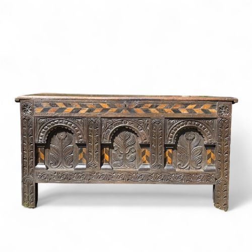 ELIZABETHAN OAK COFFER WITH CARVING AND INLAY DETAILS - ADDITIONAL PHOTO 5