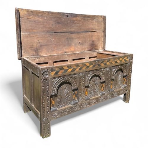 ELIZABETHAN OAK COFFER WITH CARVING AND INLAY DETAILS - ADDITIONAL PHOTO 4