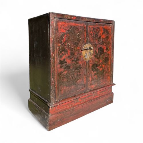 PAIR OF ANTIQUE 19THC CHINOISERIE LACQUERED SIDE CABINETS - ADDITIONAL PHOTO 2