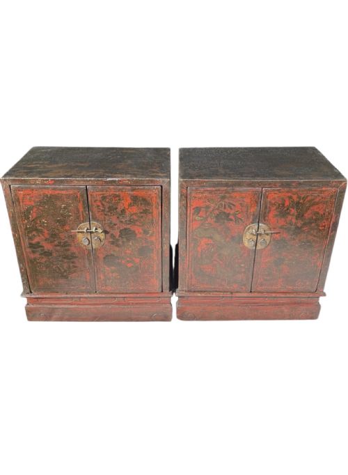 PAIR OF ANTIQUE 19THC CHINOISERIE LACQUERED SIDE CABINETS