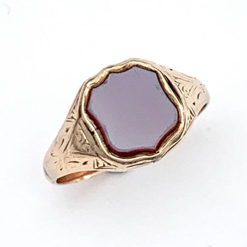 1888 Antique Victorian 9ct Rose Gold "Dollie" Agate Shield Signet Ring
1888 Victorian 9ct Rose Gold Agate Signet Ring