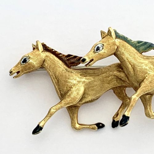 fig 1. Vintage Italian 18CT Gold Enamelled Horse Brooch
