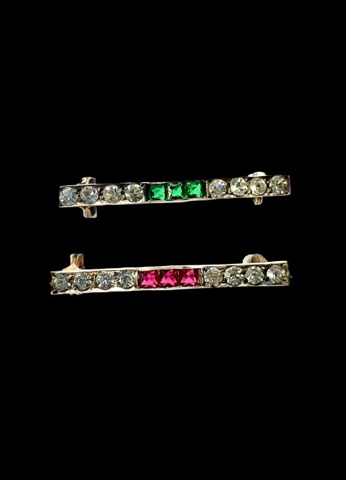 PAIR OF SMALL ART DECO RUBY AND EMERALD PASTE BROOCHES - ADDITIONAL PHOTO 1
