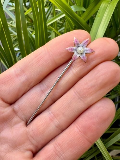 ART NOUVEAU ENAMELLED FLOWER PEARL GOLD STICK PIN - ADDITIONAL PHOTO 6