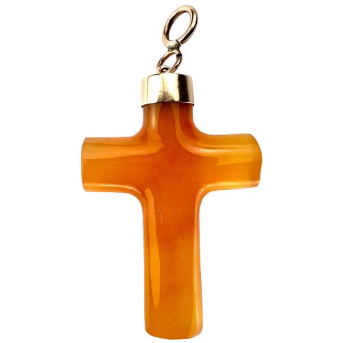 VICTORIAN GOLD CARVED AGATE CROSS PENDANT
