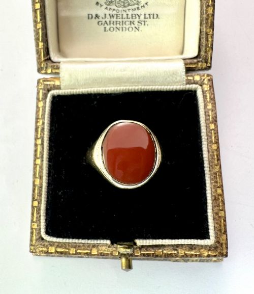 fig 1. 1939 Vintage 9CT Gold Carnelian Jasper Solitaire Gold Signet Ring