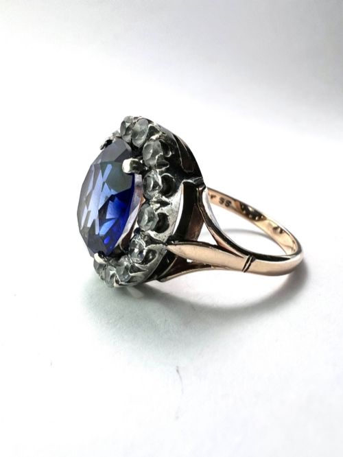 ANTIQUE EDWARDIAN SAPPHIRE GOLD AND SILVER HALO RING - ADDITIONAL PHOTO 3