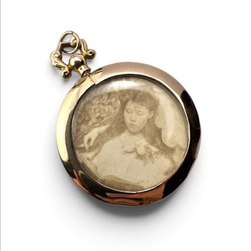 Edwardian 1907 9ct Gold Top Screw Locket Pendant