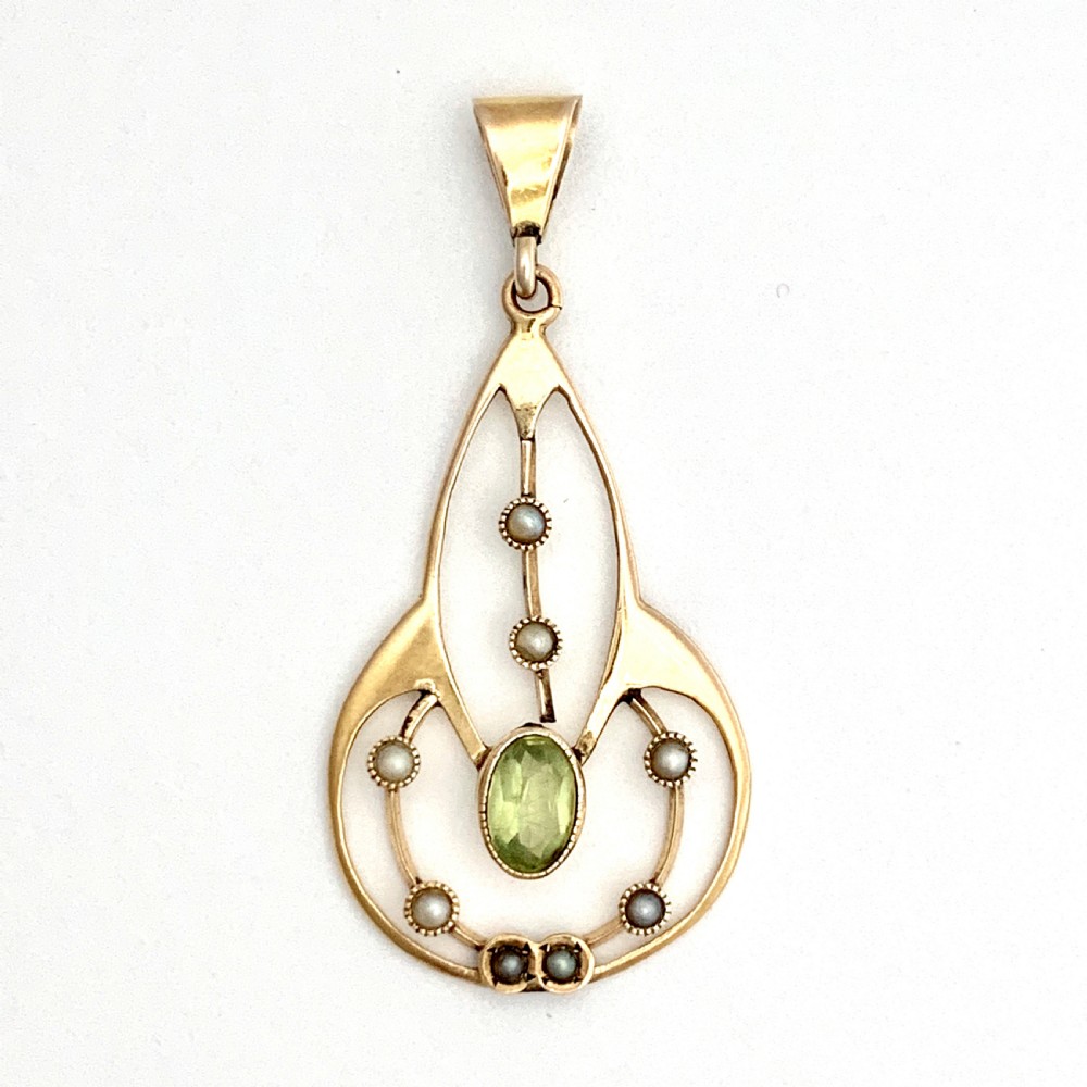 Edwardian 9CT Gold Peridot and Seed Pearl Pendant