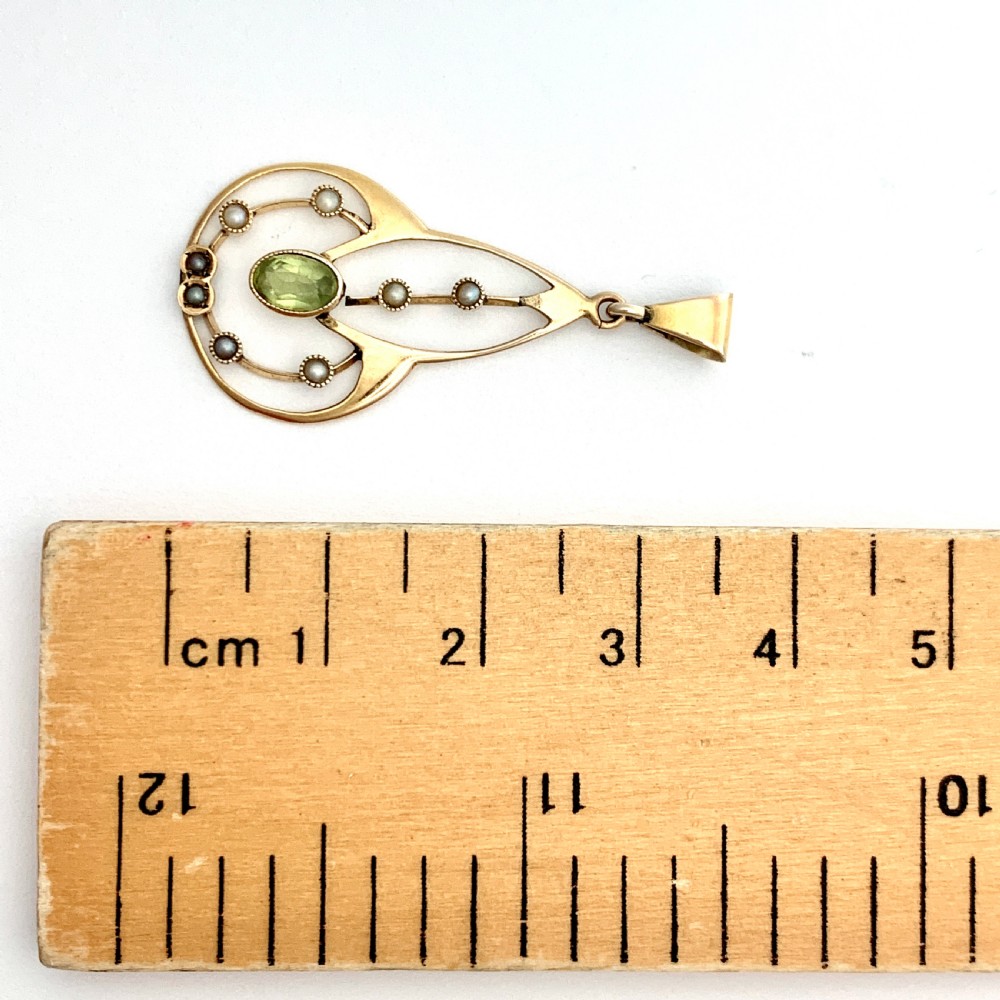 Edwardian 9CT Gold Peridot and Seed Pearl Pendant View II
