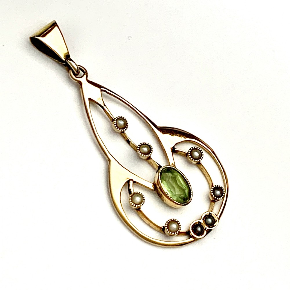Edwardian 9CT Gold Peridot and Seed Pearl Pendant View V
