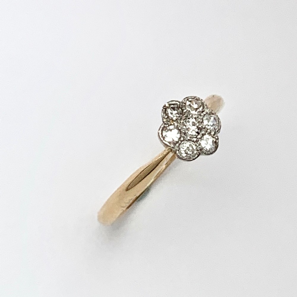 18CT Gold Diamond Daisy Cluster Engagement Ring View VI
